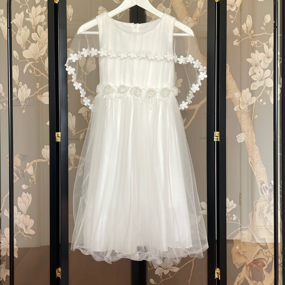 Beautiful White Dress/Flower Girl Dress/Communion Dress, 8-10 yo